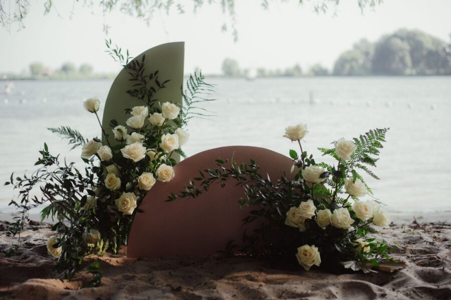 Inspirational Shoot With Gorgeous Decofresh Roses and Carnations - Blog on Thursd (62)