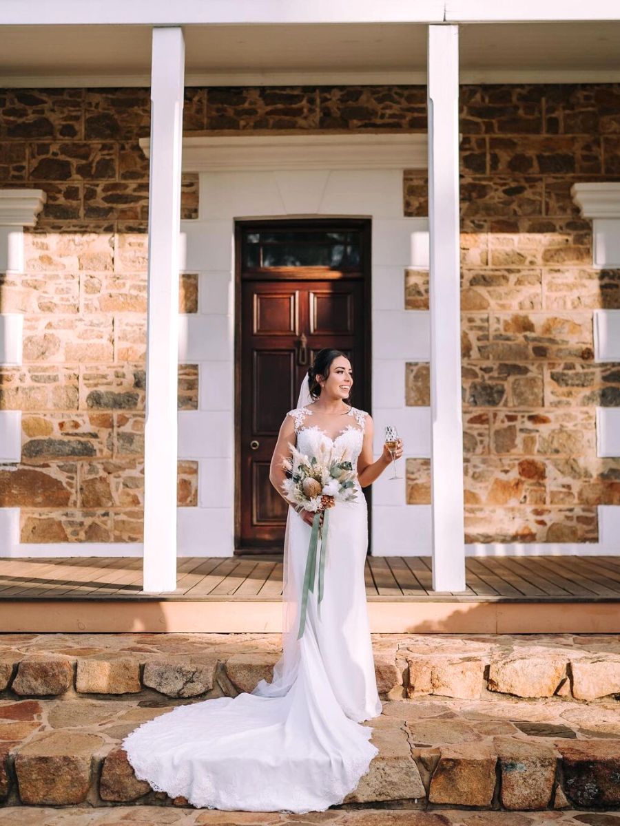 Dried flowers are one of the wedding flower trends for 2023 Use of dried flowers in a bridal bouquet