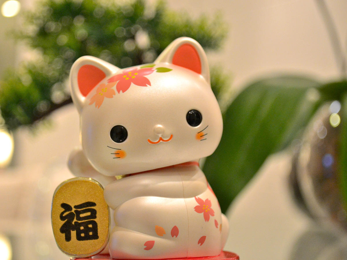 Maneki-Neko feng shui cat Maneki-Neko feng shui cat