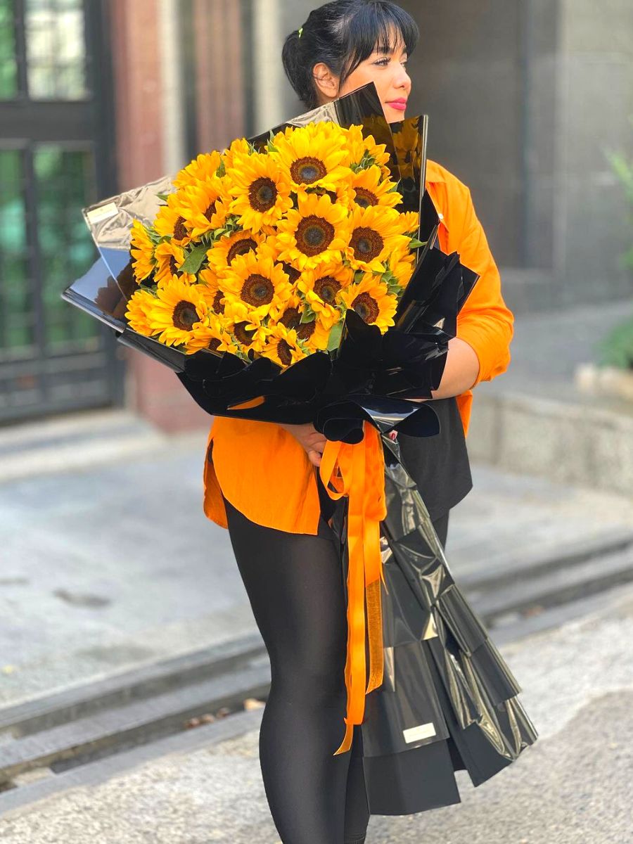 Sunflowers bouquets are non traditional flowers for Vday