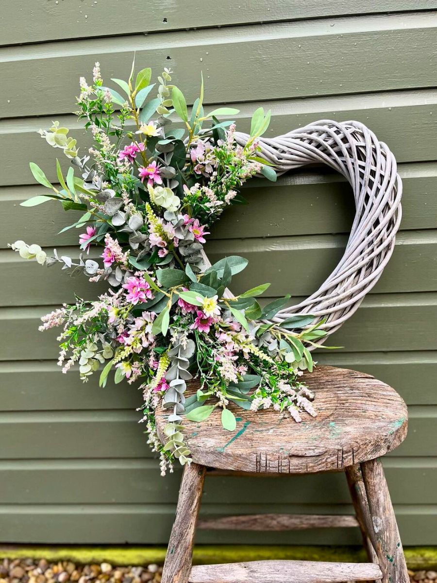 Vday wreath with foliage and dainty flowers