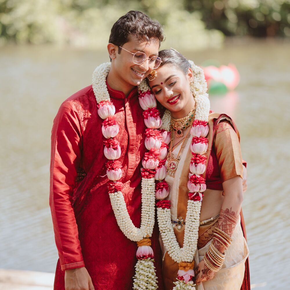 a wedding varmala made using lotus wedding varmala made using lotus