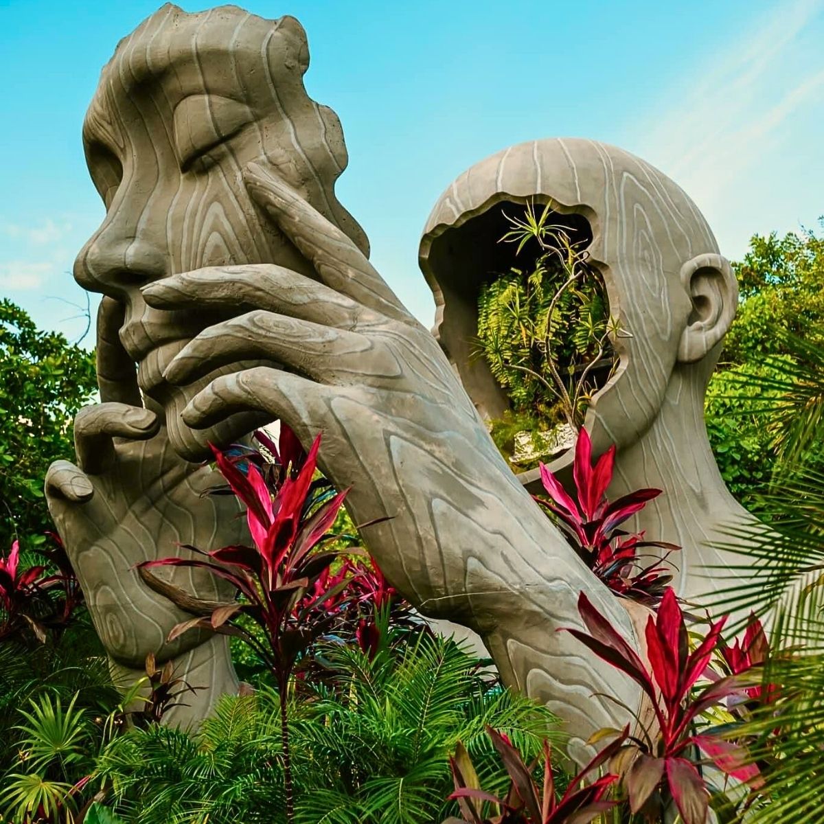 Daniel Popper’s Larger Than Life Sculpture Daniel Popper’s Larger Than Life Sculptures Blend Art and Green Nature