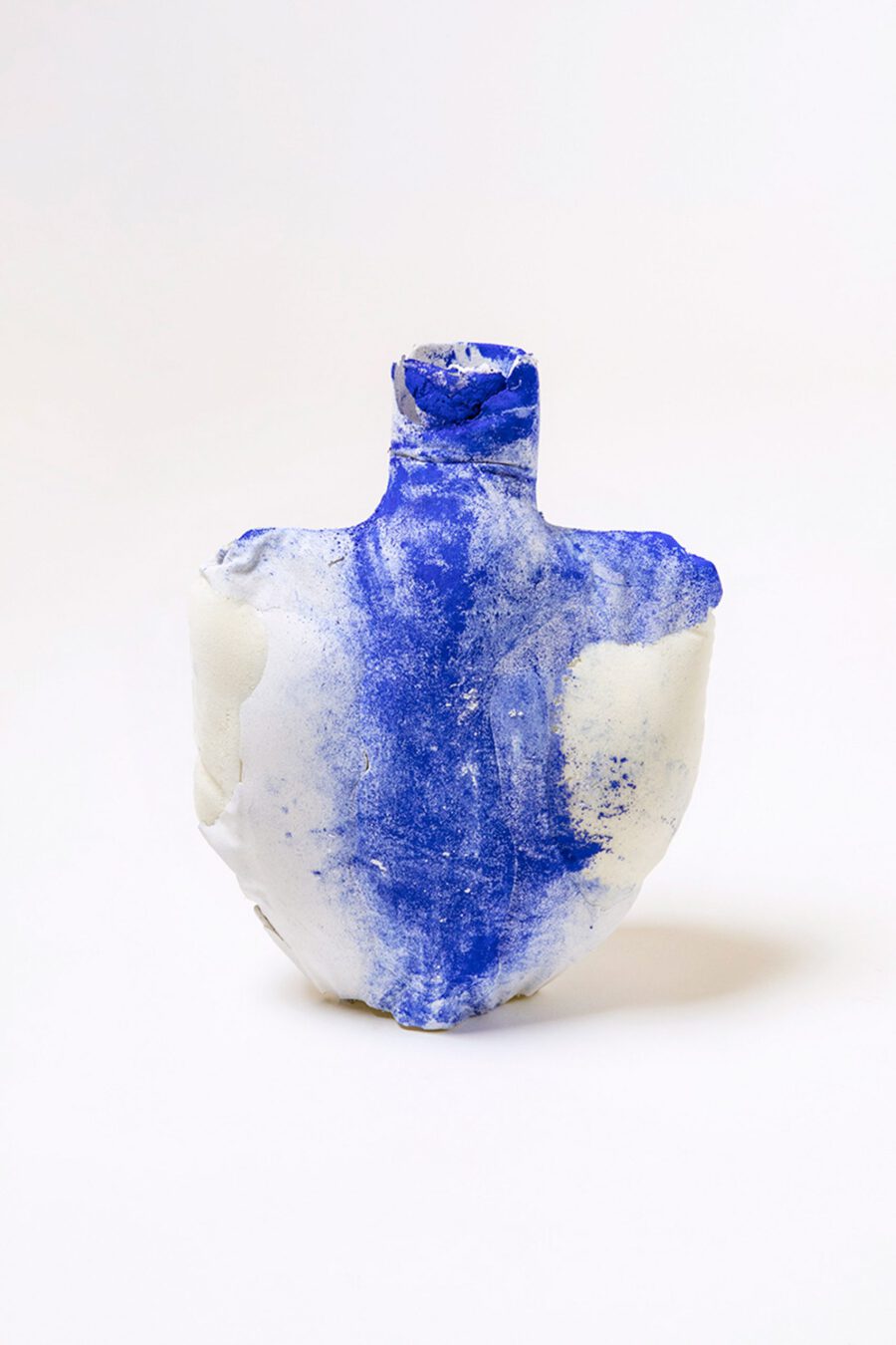 julia-olanders blue toxic vase article on thursd